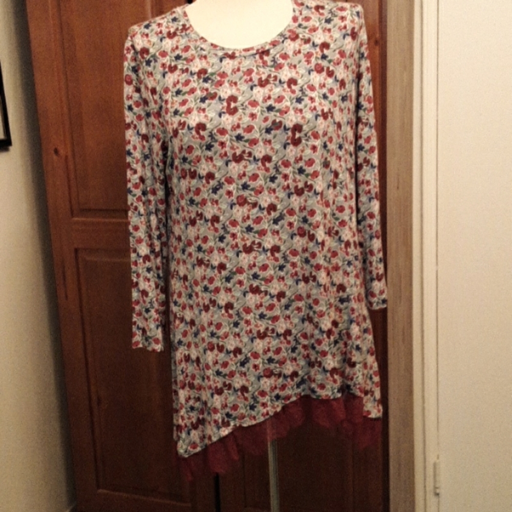 NWOT LOGO by Lori Goldstein Tunic